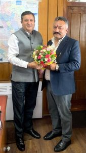 मुख्य न्यायाधीश न्यायमूर्ति तरलोक सिंह चौहान की शिक्षा मंत्री रोहित ठाकुर से शिष्टाचार भेंट।