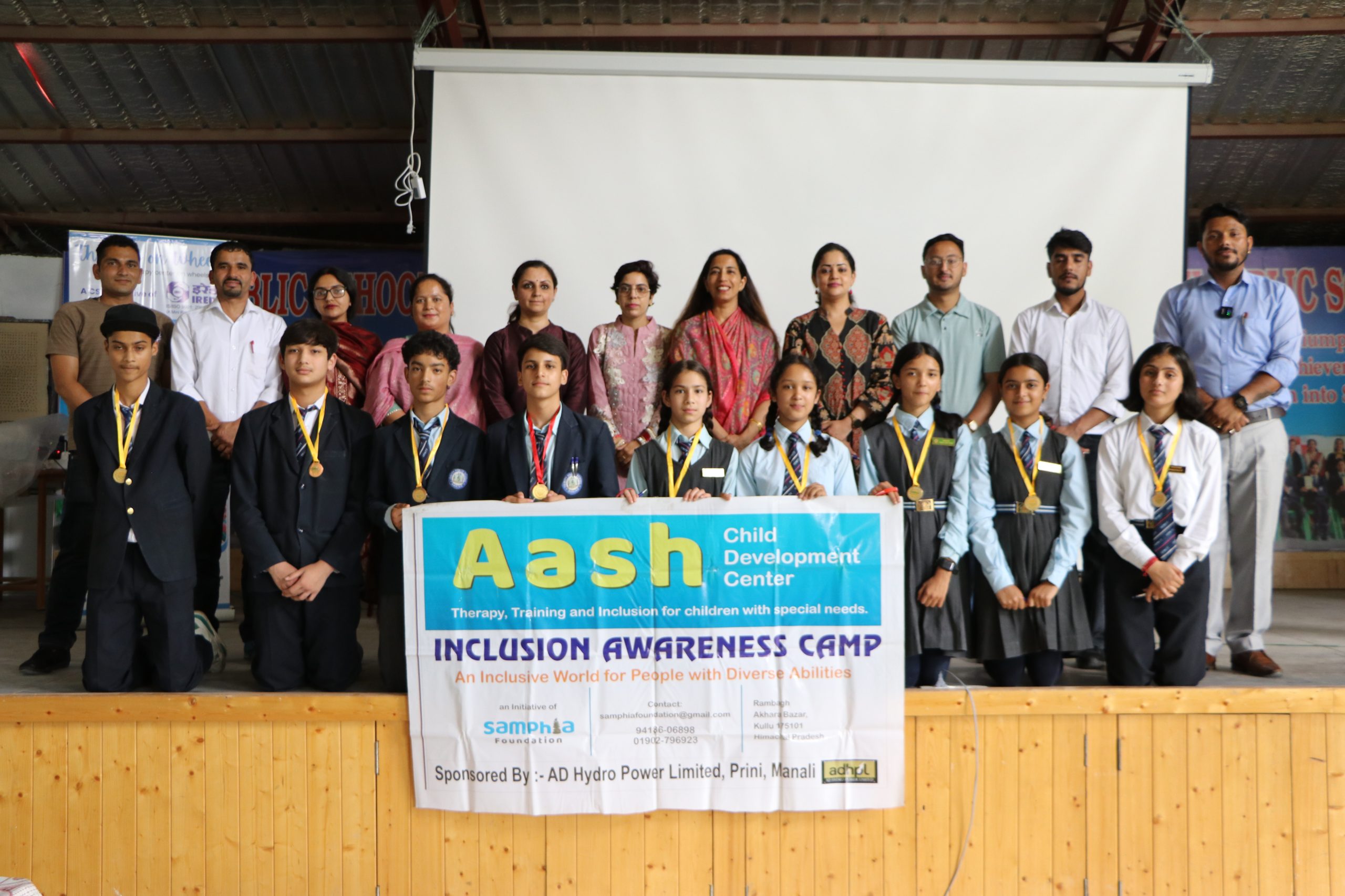 ट्रिनिटी पब्लिक स्कूल बंजार में समावेशी कार्यशाला के दौरान विद्यार्थियों व शिक्षकों की सहभागिता।