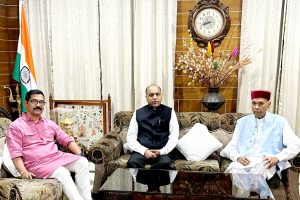 "धूमल निवास पर जयराम ठाकुर और सिद्धार्थन की मुलाकात"