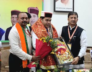 भाजपा कार्यशाला में कार्यकर्ताओं को संबोधित करते हुए प्रदेश प्रभारी श्रीकांत शर्मा।