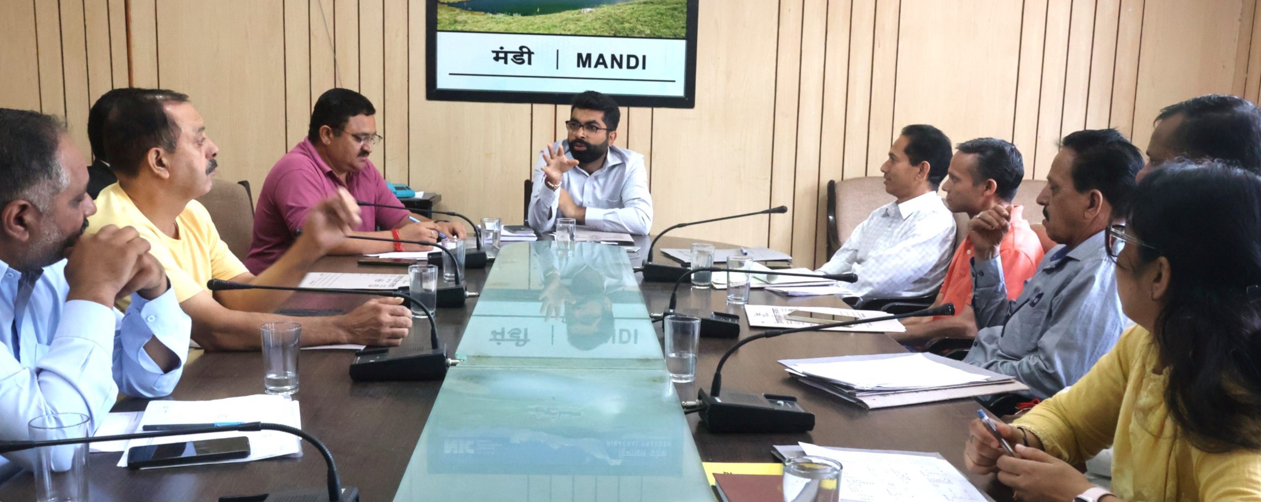 “मंडी में 52 नए मतदान केन्द्र प्रस्तावित, मतदाताओं को मिलेगी और अधिक सुविधा”