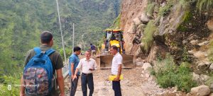 हणोगी के पास मलबा हटाकर बहाल किया गया मंडी-कुल्लू राष्ट्रीय राजमार्ग।